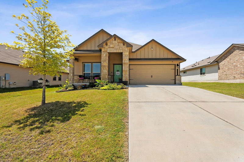 112 Pivot Dr — exterior