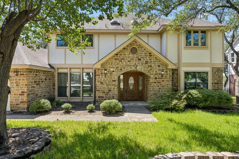 10806 Wintergreen Hl — exterior