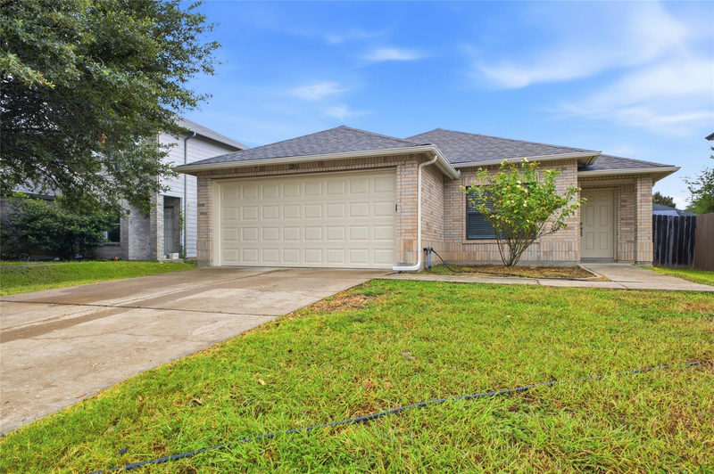 2206 Bluebonnet Dr — exterior