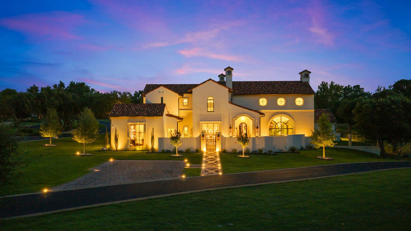 125 Plaza Escondido — exterior