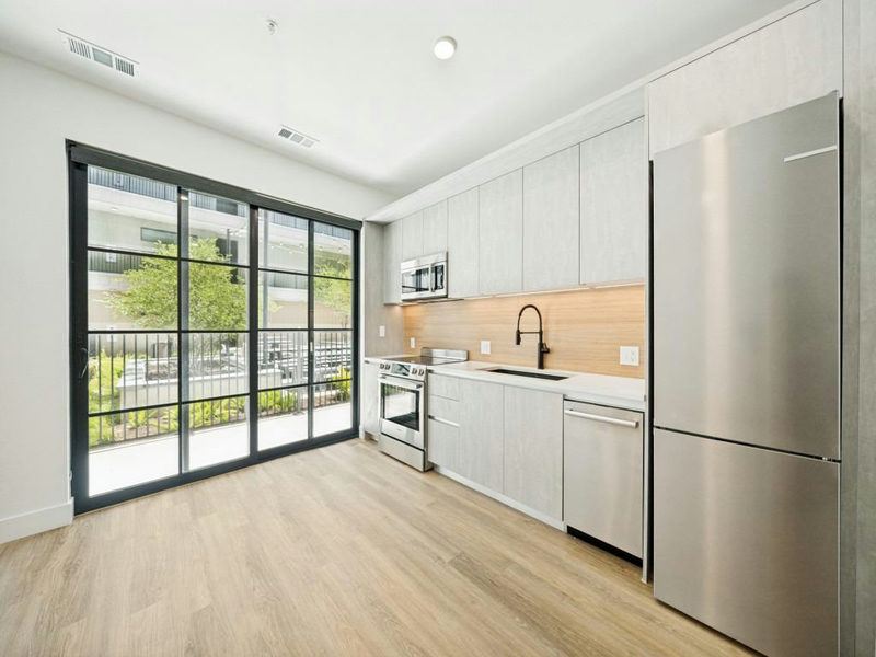 4315 S Congress Ave #220 — exterior
