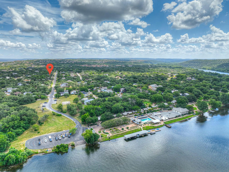 1108 S Quinlan Park Rd — exterior