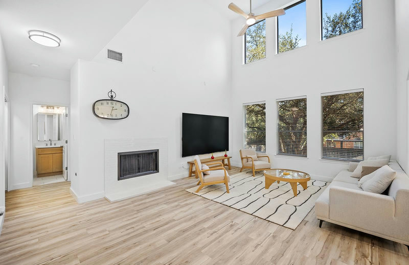 313 El Socorro Ln — exterior