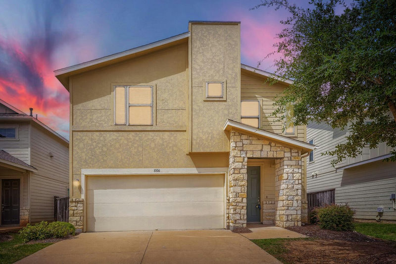 8106 Dampton Ln — exterior