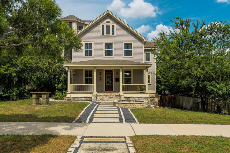 1153 San Bernard St — exterior