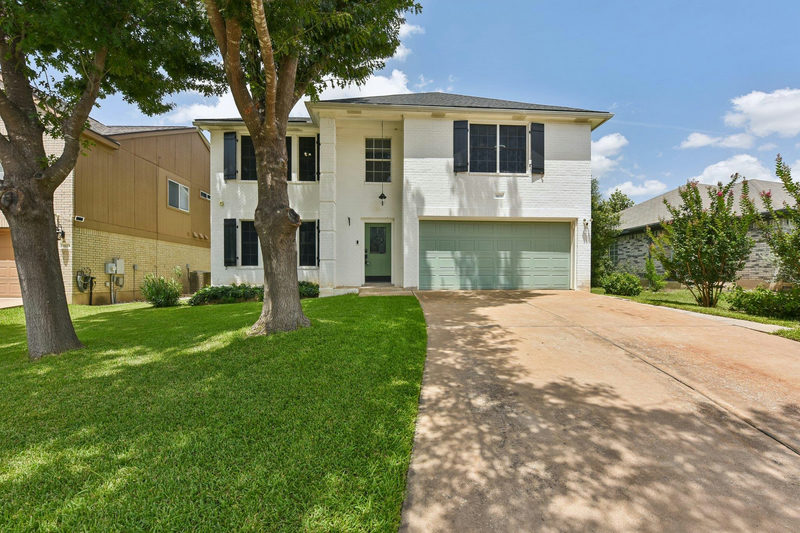 3821 Tailfeather Dr — exterior