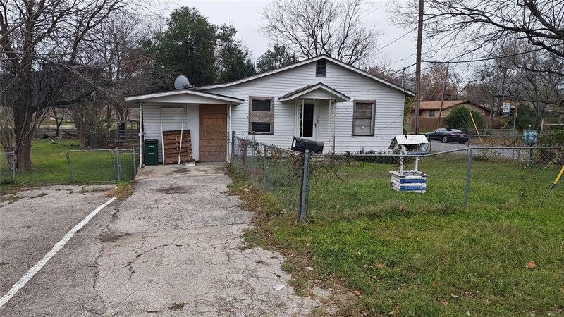 8611 Georgian Dr — exterior