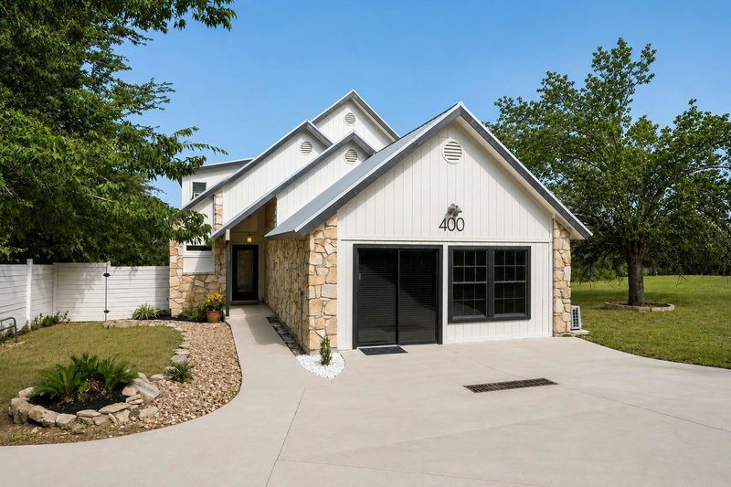 400 N Laurelwood Dr — exterior