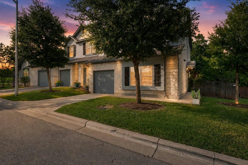 7205 Ray Charles Dr — exterior