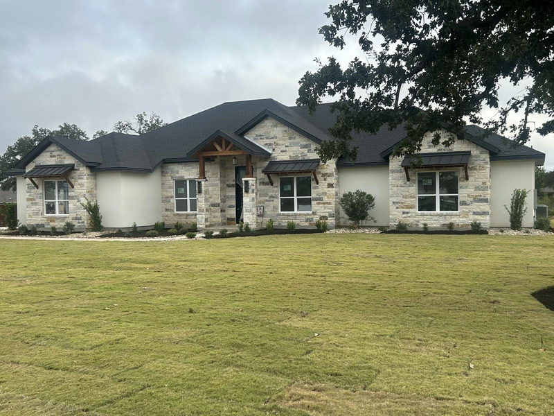 320 Lazy Creek Dr — exterior
