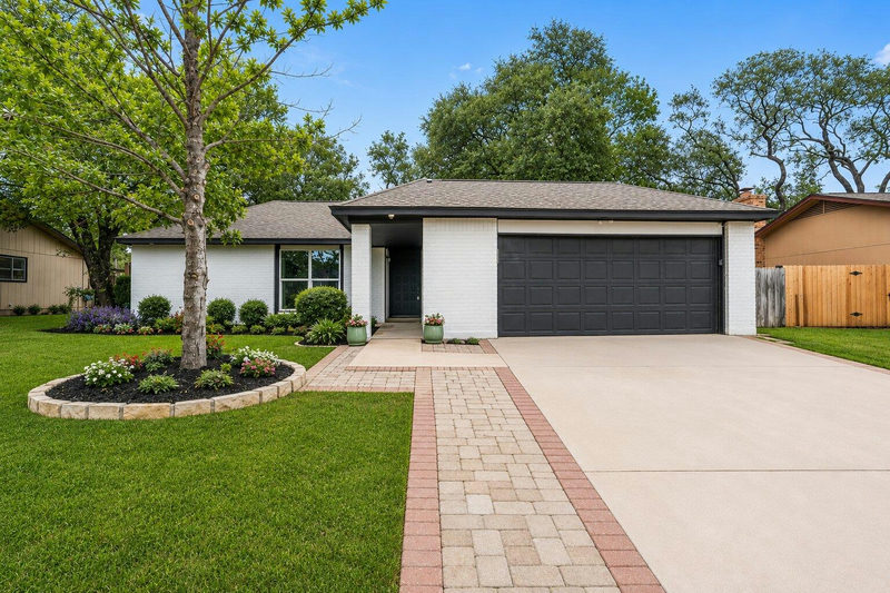 2110 Malvern Hill Dr — exterior