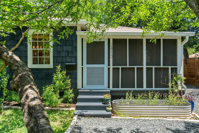 2810 Windsor Rd — exterior