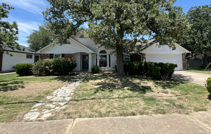 1712 Somerset Dr — exterior