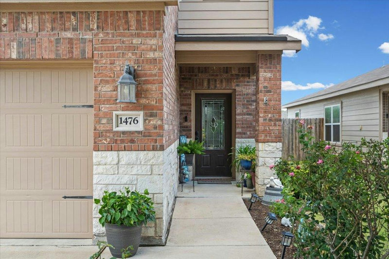 1476 Treeta Trl — exterior