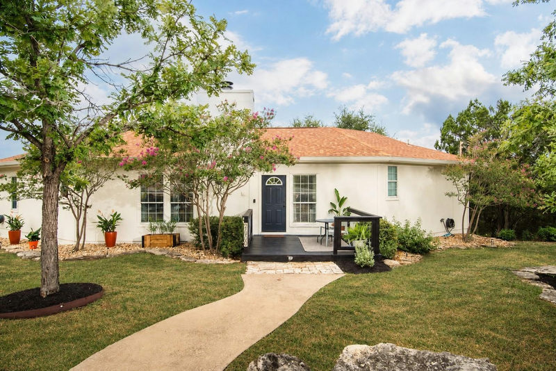 21900 Moulin Dr — exterior