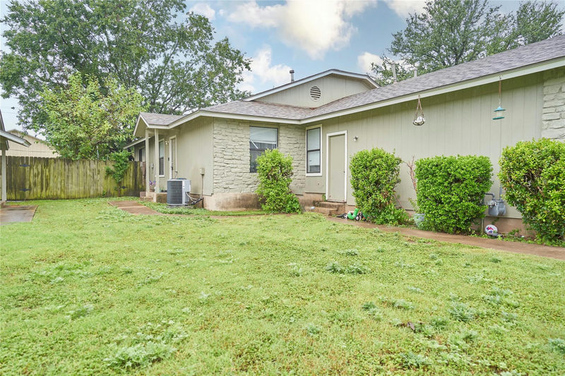 16003 Stoneham Cir — exterior