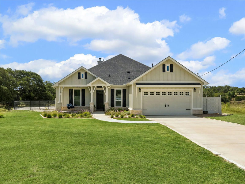 109 Serapia Garza — exterior