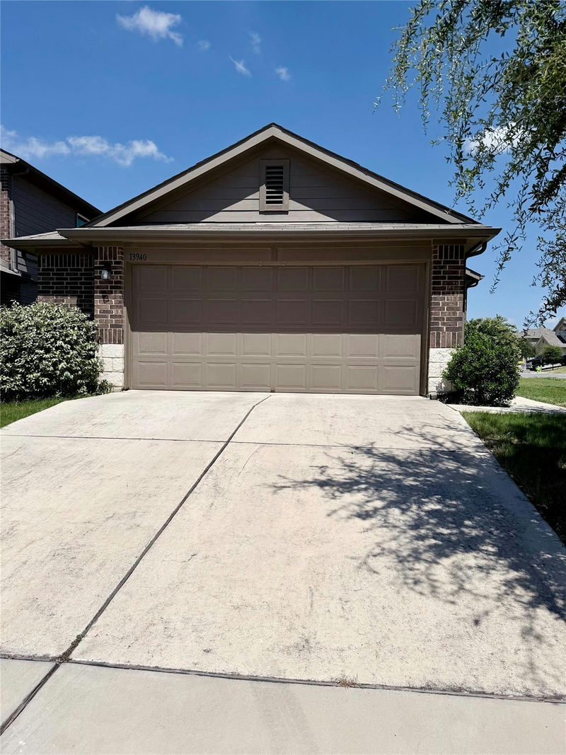 13940 Heywood Dr — exterior