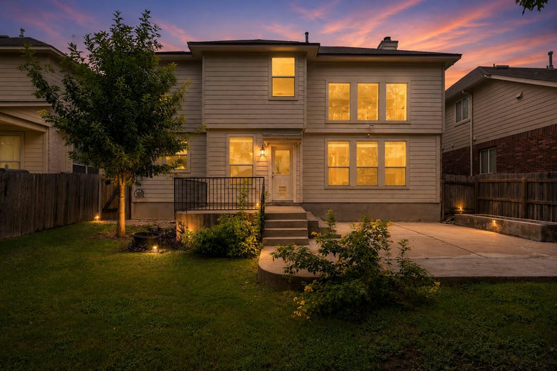 301 Bayou Bend Dr — exterior