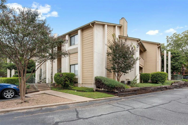 9100 Mountain Ridge Dr #105 — exterior