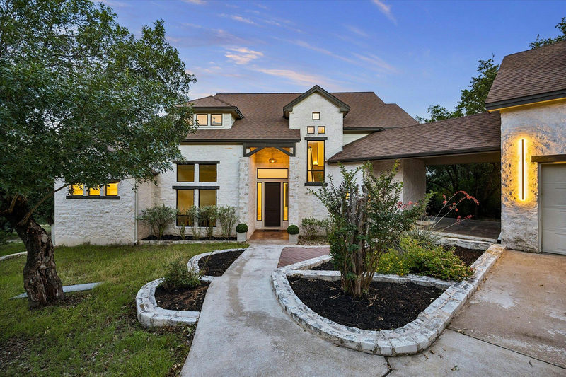 3719 Bee Creek Rd — exterior