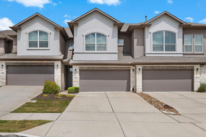 422 Epiphany Ln — exterior