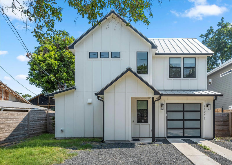 2104 E 2nd St #2 — exterior