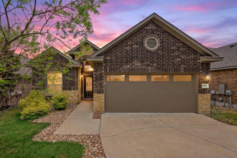 5509 Brady Bayou Cv — exterior
