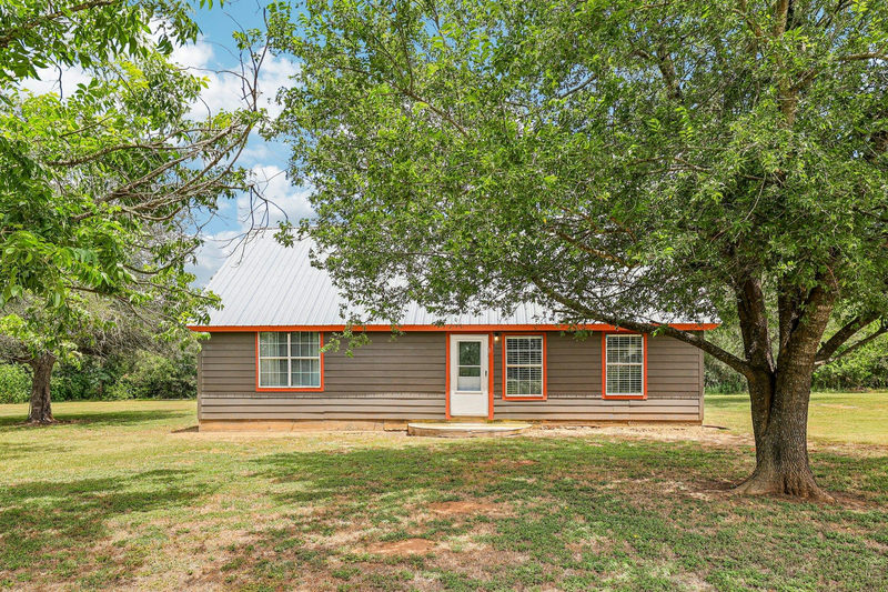 122 Dodd Preston Rd — exterior