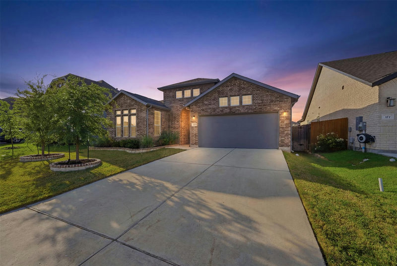 369 Durian Loop — exterior
