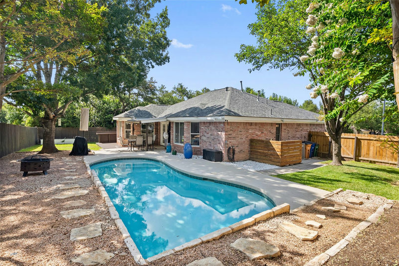 9024 Heiden Ln — exterior