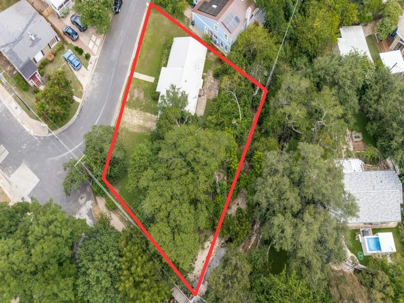 4814 Woodview Ave — exterior