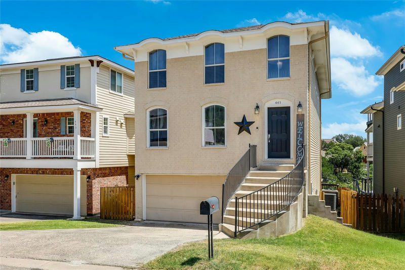 445 Venture Blvd S — exterior