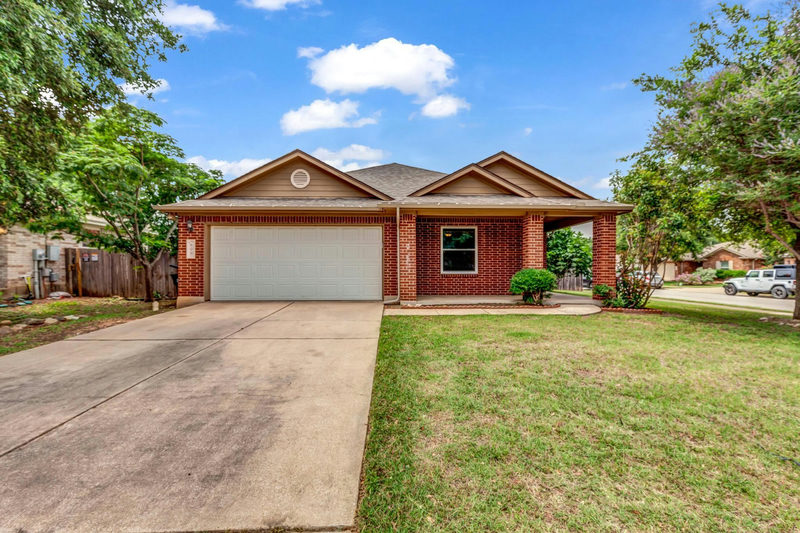 609 Golden Gate Dr — exterior