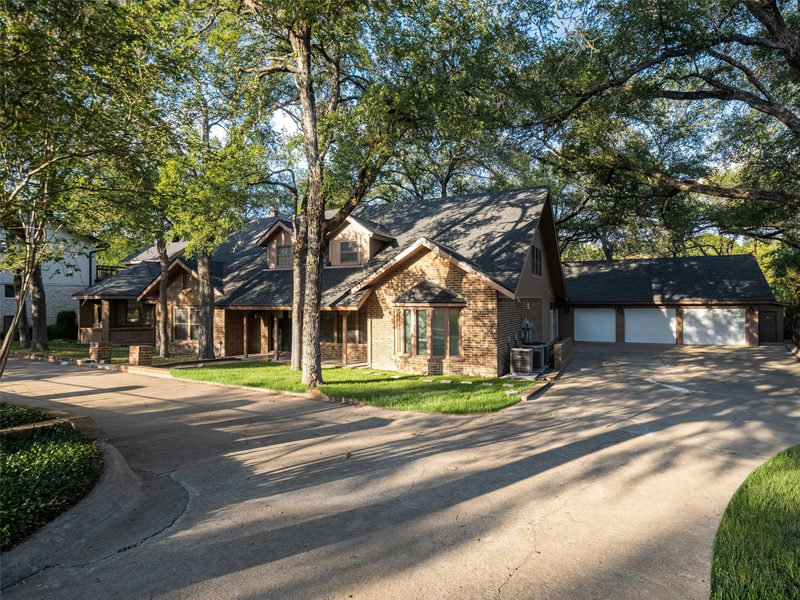 12319 Blue Water Dr — exterior