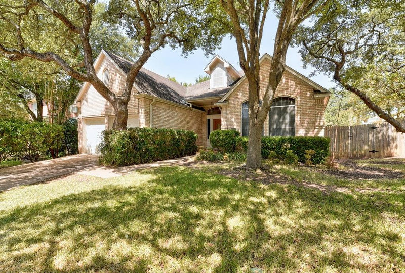 7600 Orrick Dr — exterior