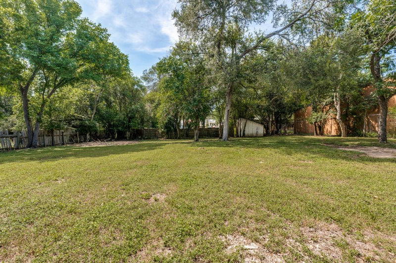 1412 W Hopkins St — exterior