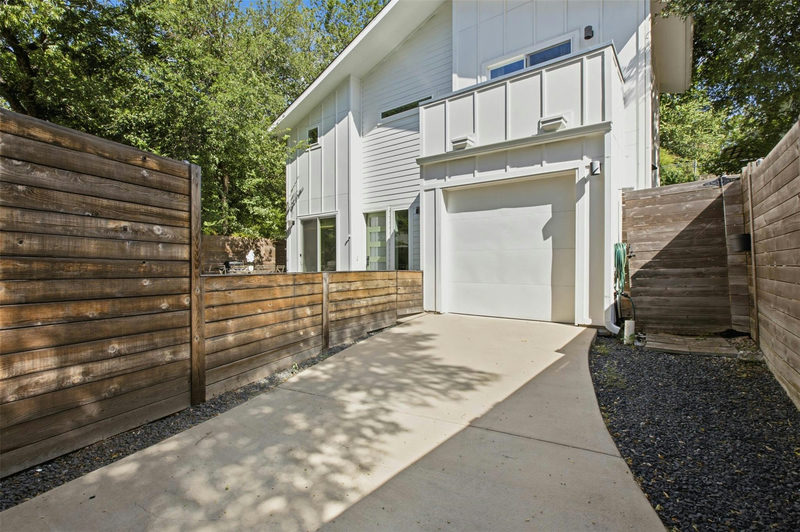 2505 E 11th St #2 — exterior