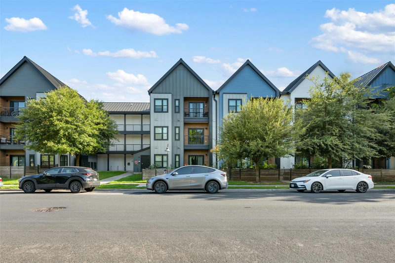 3101 W Govalle Ave #111 — exterior