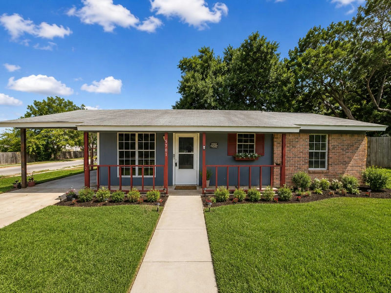 5701 Glen Meadow Dr — exterior