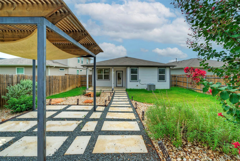 7709 City Top Blvd — exterior