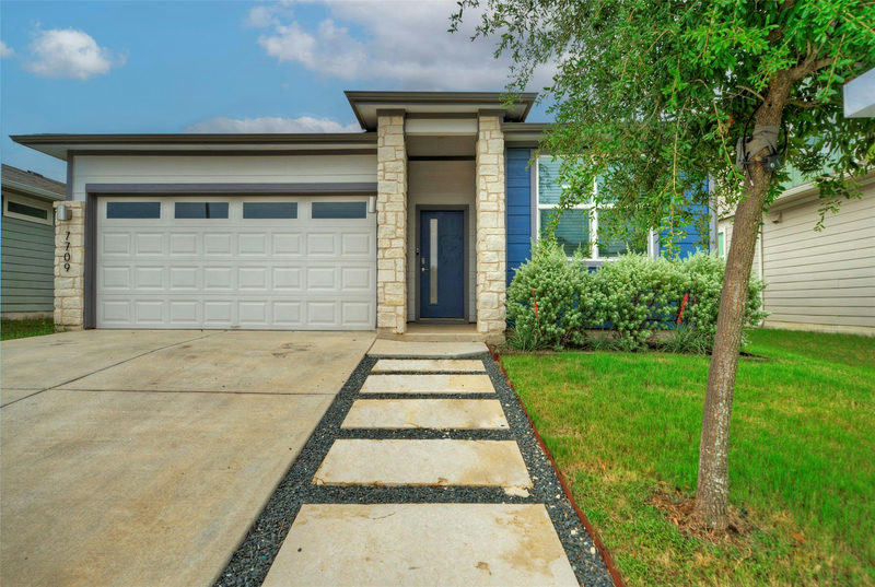 7709 City Top Blvd — exterior