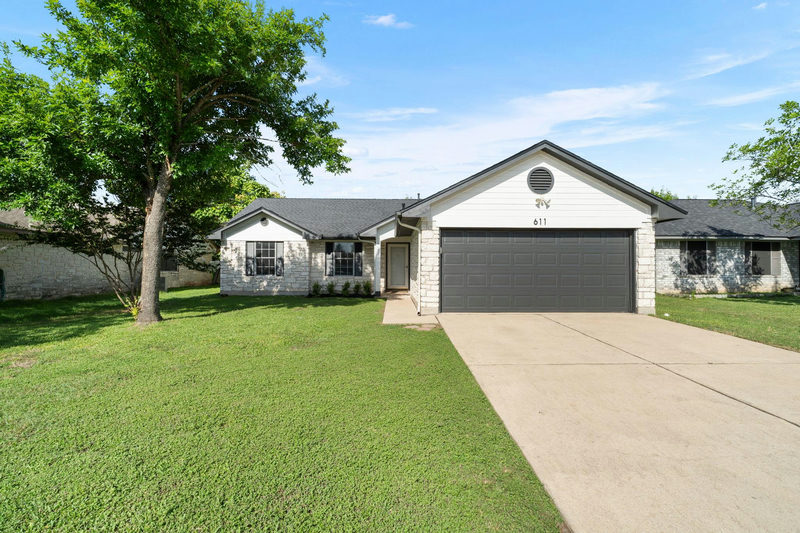 611 Clearcreek Dr — exterior