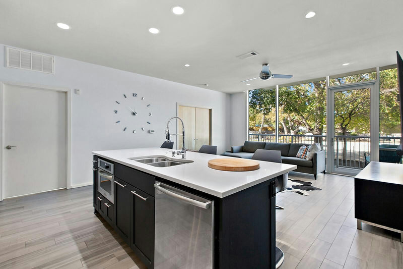 1600 Barton Springs Rd #5110 — exterior