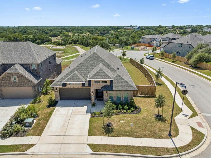 1200 Scenic Green Loop — exterior