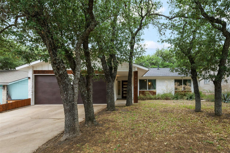 7310 Broken Arrow Ln — exterior