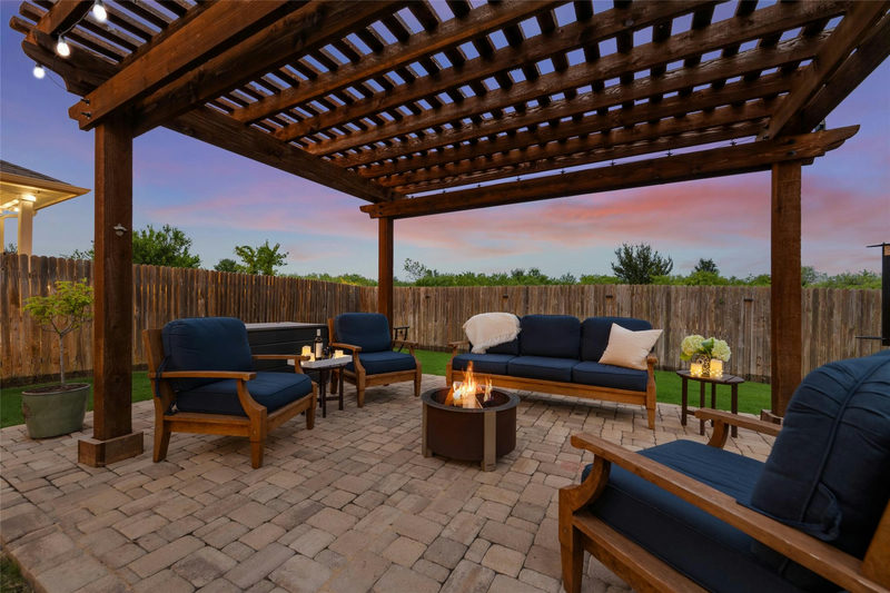 13901 Macquarie Dr — exterior