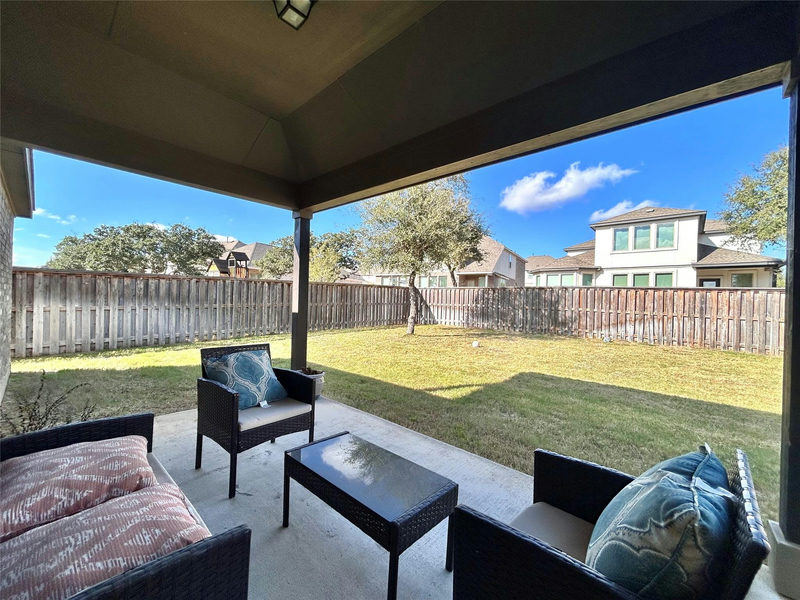 1357 Kneehigh Ln — exterior