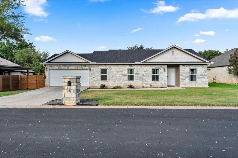 102 Fox Cir — exterior