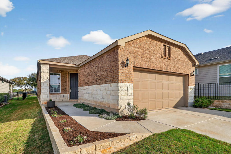 116 Bristol Cv — exterior